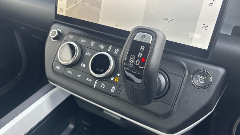 Land Rover Defender 3.0 D350 X-Dynamic HSE 90 3dr Auto Diesel Estate